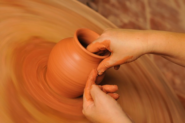 Thử làm gốm để tăng sự sáng tạo